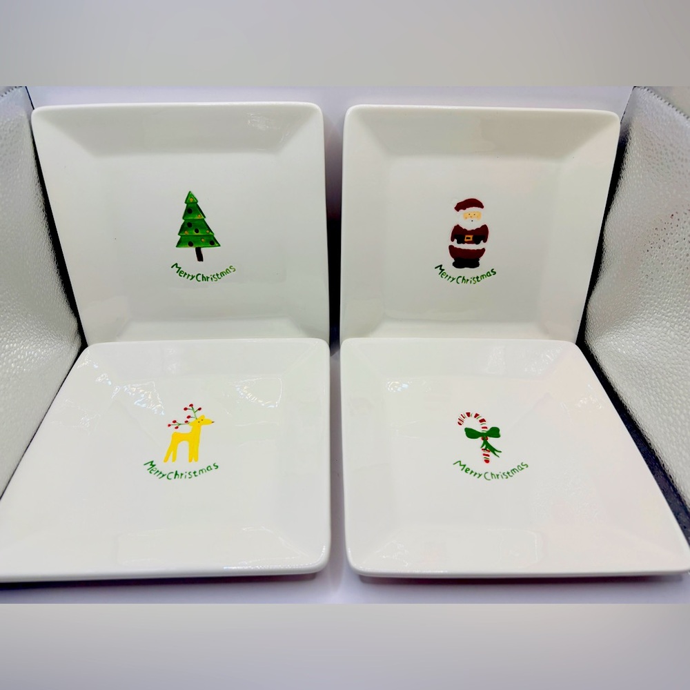 🎄Set of Four Christmas-theme BIA Cordon Bleu Appetizer Plates 🎄